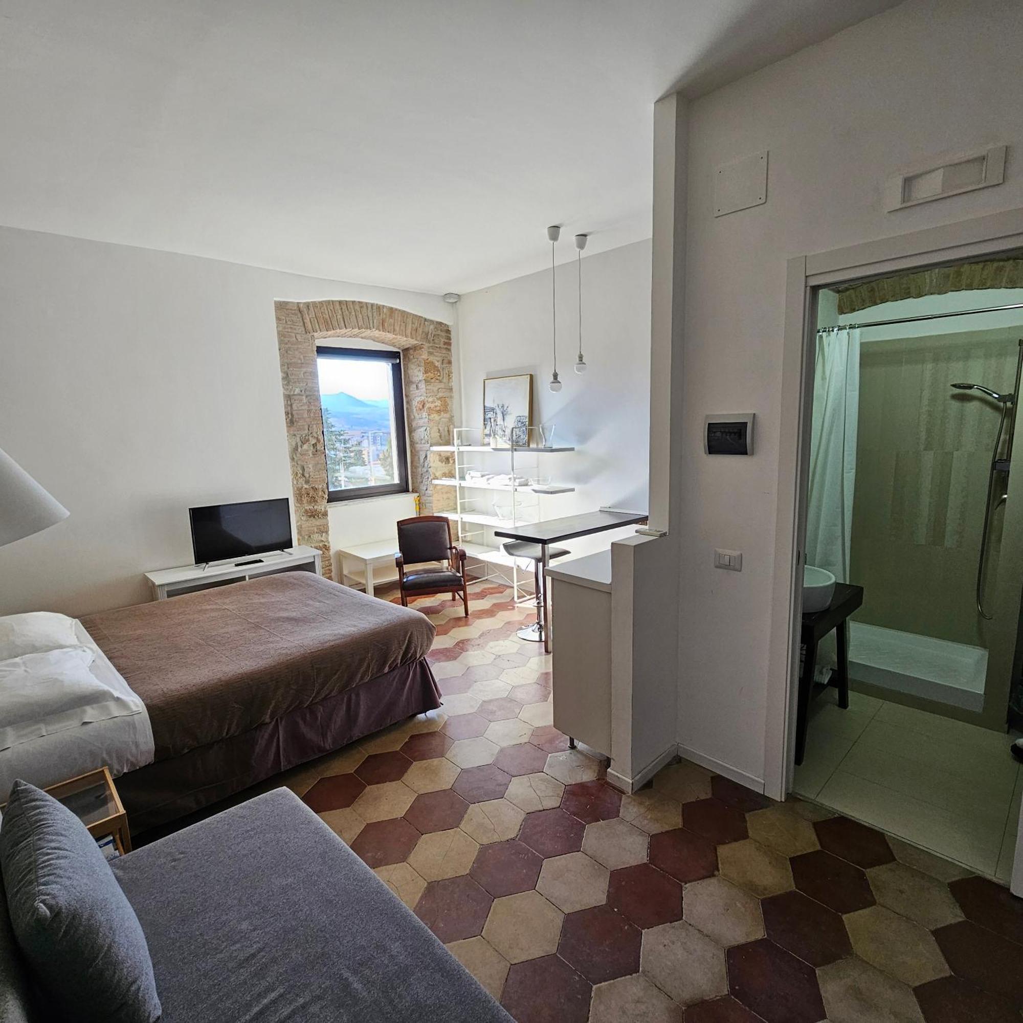 Room & Parking In Centro Citta Con Parcheggio Privato E Wifi Potenza Exterior foto