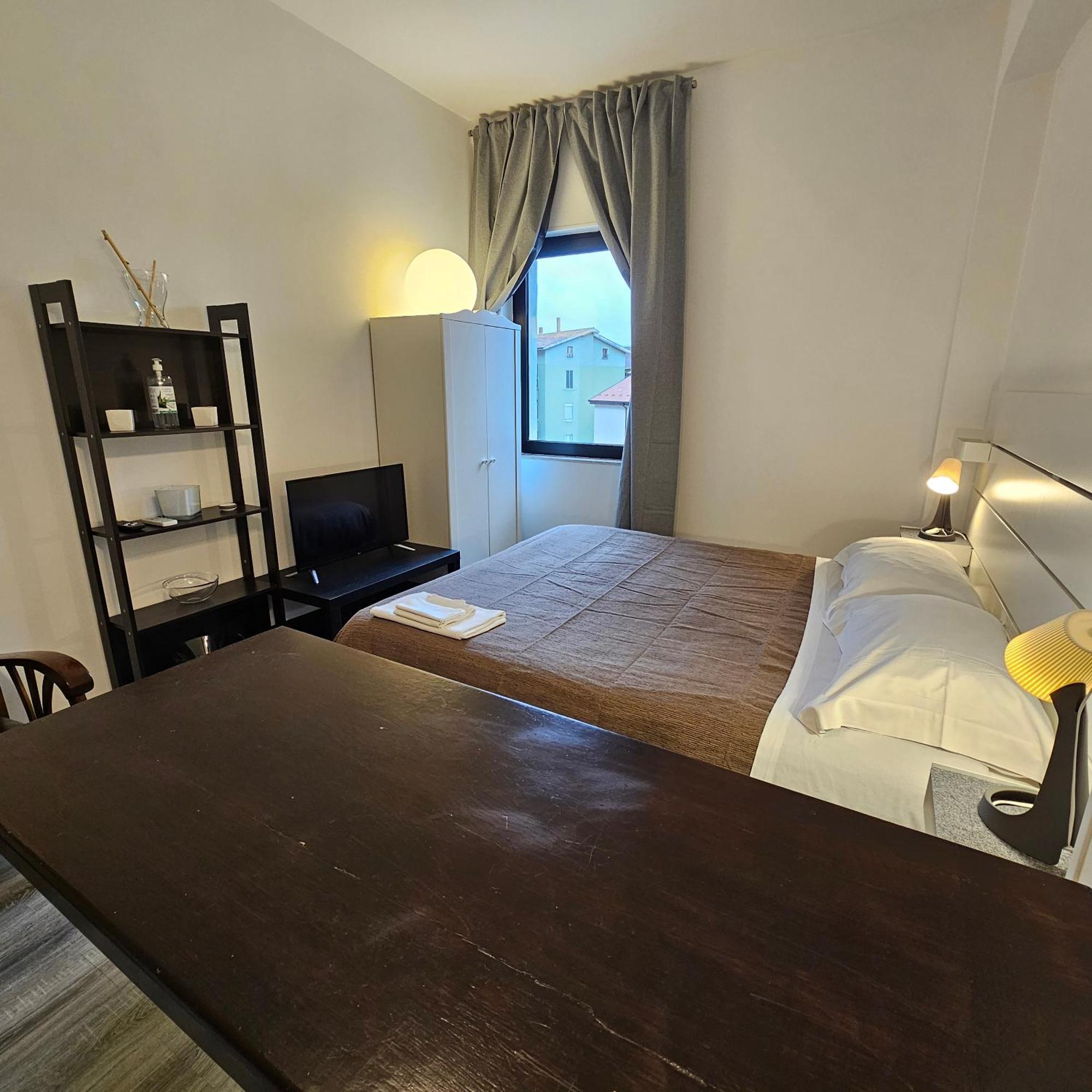 Room & Parking In Centro Citta Con Parcheggio Privato E Wifi Potenza Exterior foto