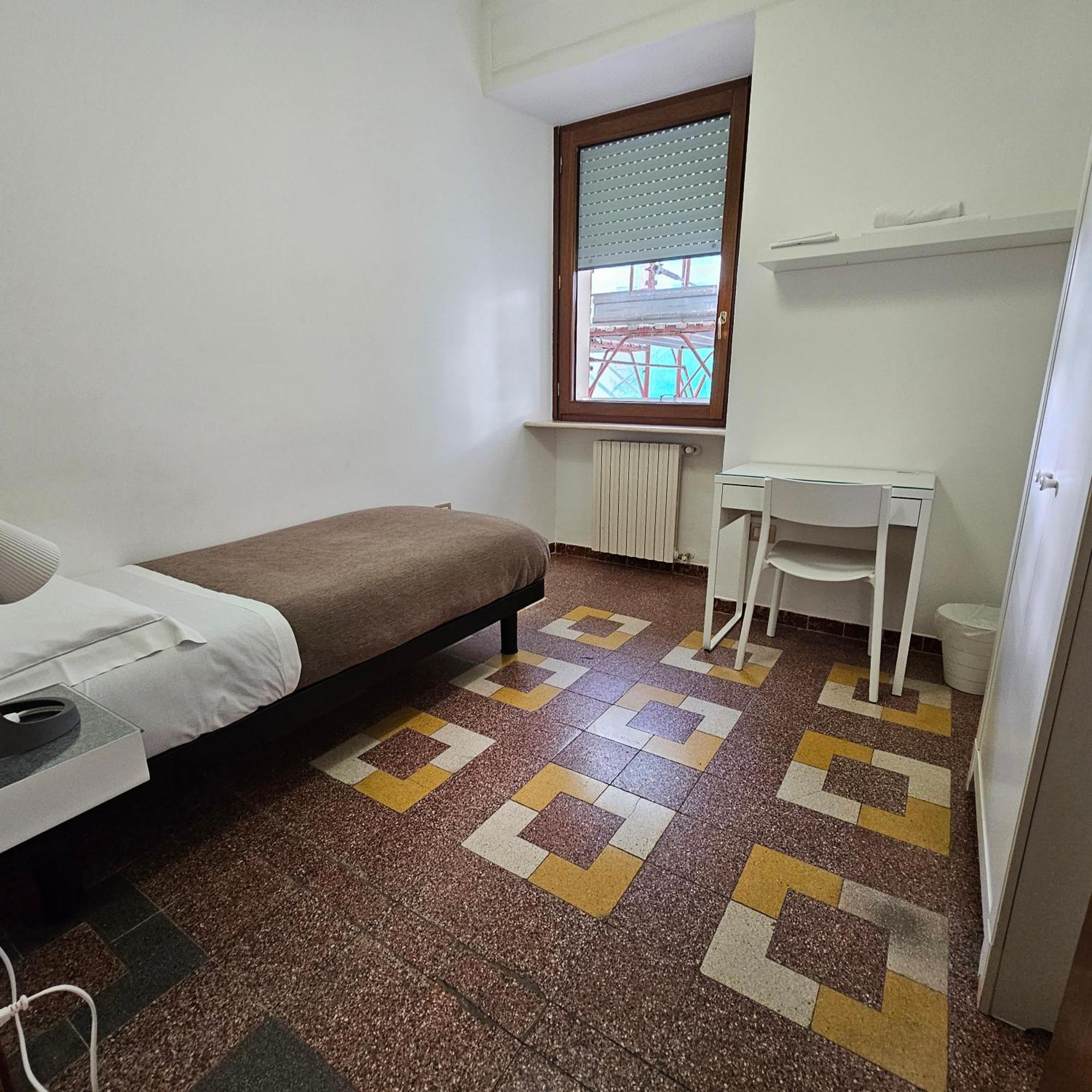 Room & Parking In Centro Citta Con Parcheggio Privato E Wifi Potenza Exterior foto
