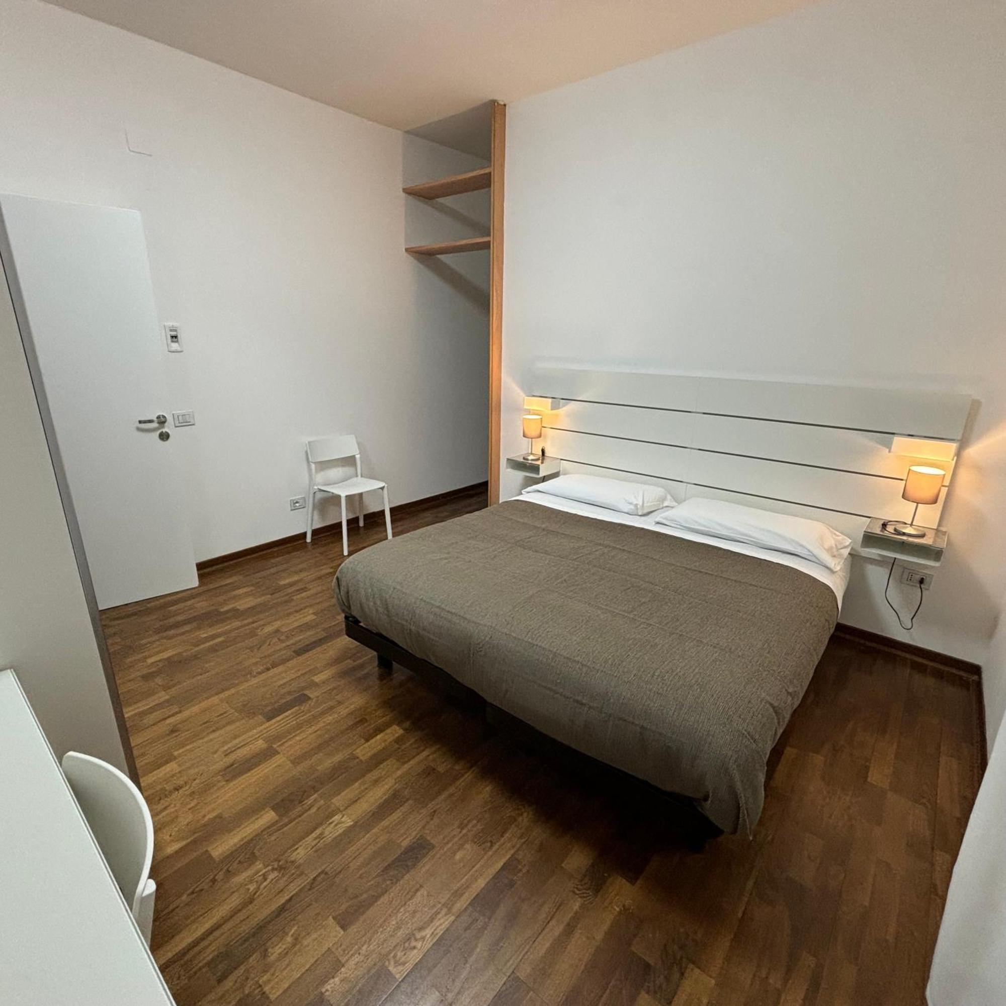 Room & Parking In Centro Citta Con Parcheggio Privato E Wifi Potenza Exterior foto