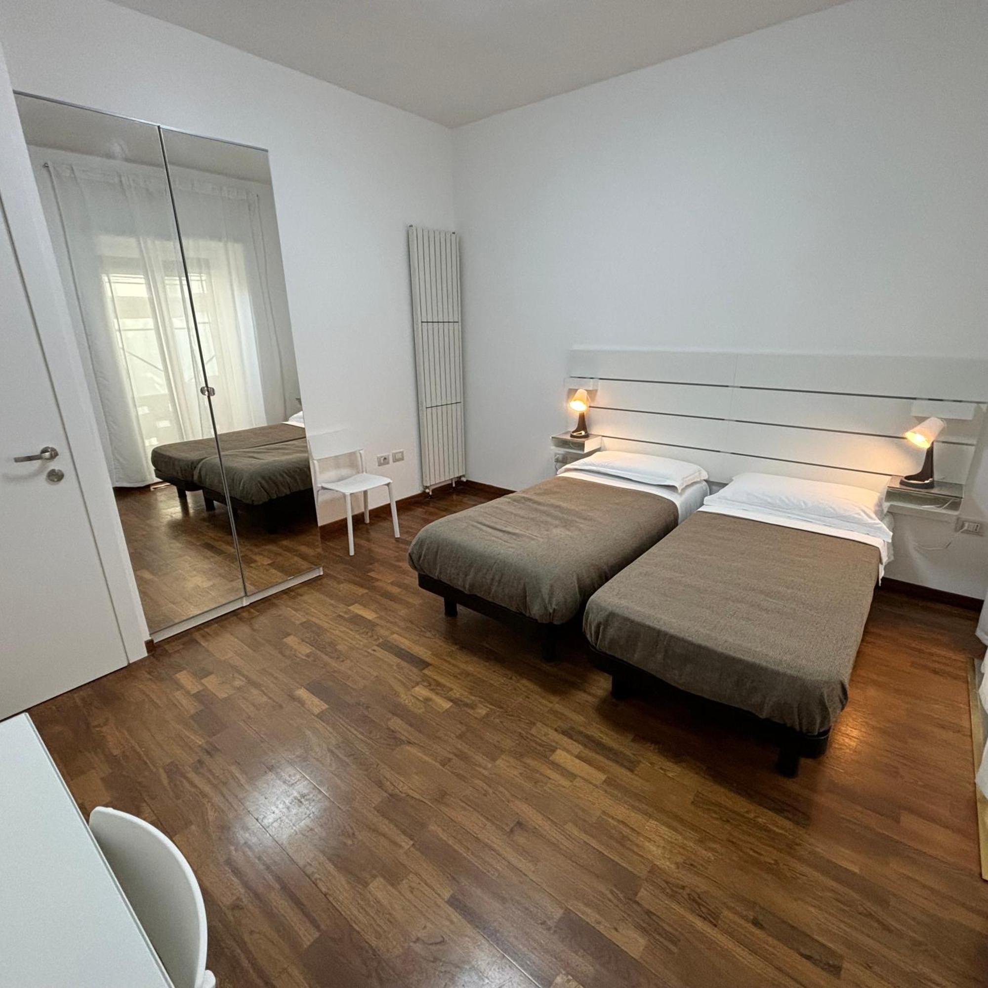 Room & Parking In Centro Citta Con Parcheggio Privato E Wifi Potenza Exterior foto