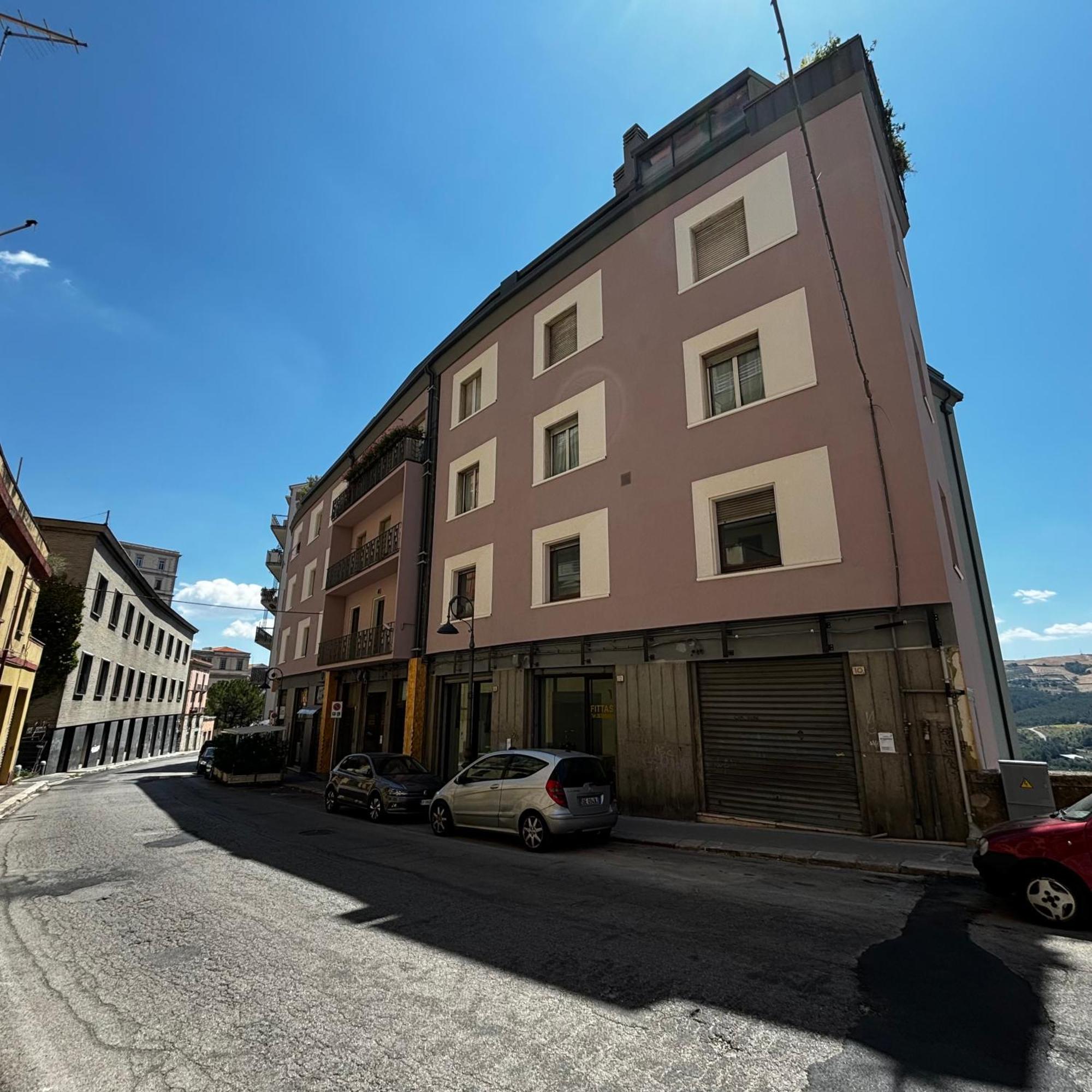 Room & Parking In Centro Citta Con Parcheggio Privato E Wifi Potenza Exterior foto